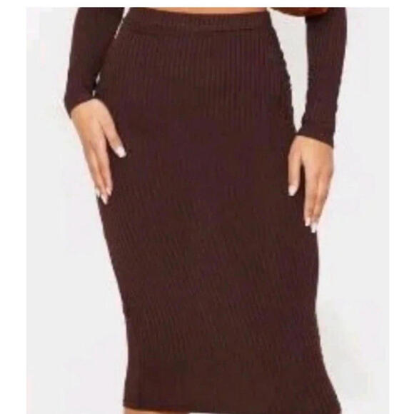 Pretty Little Thing brown ribbed high waist midi Pencil skirt size 2 New - Picture 1 of 9